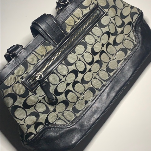 Coach - signature C Hampton Shoulder Bag - Picture 3 of 3